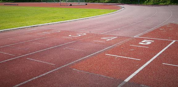 Rasenplatz_Laufbahn2.jpg 