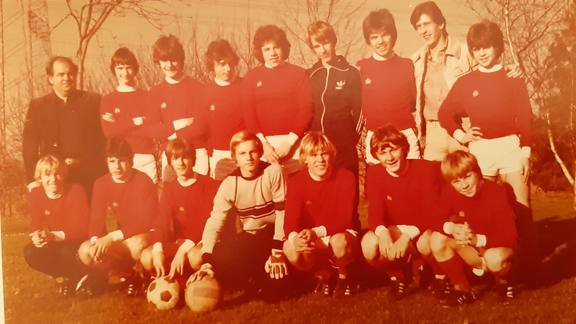 Fußball- Tröte / Trompete und Trommel, Sport / Stadion in  Nordrhein-Westfalen - Pulheim