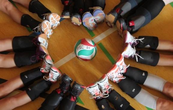 Volleyball_Fuesse.jpg